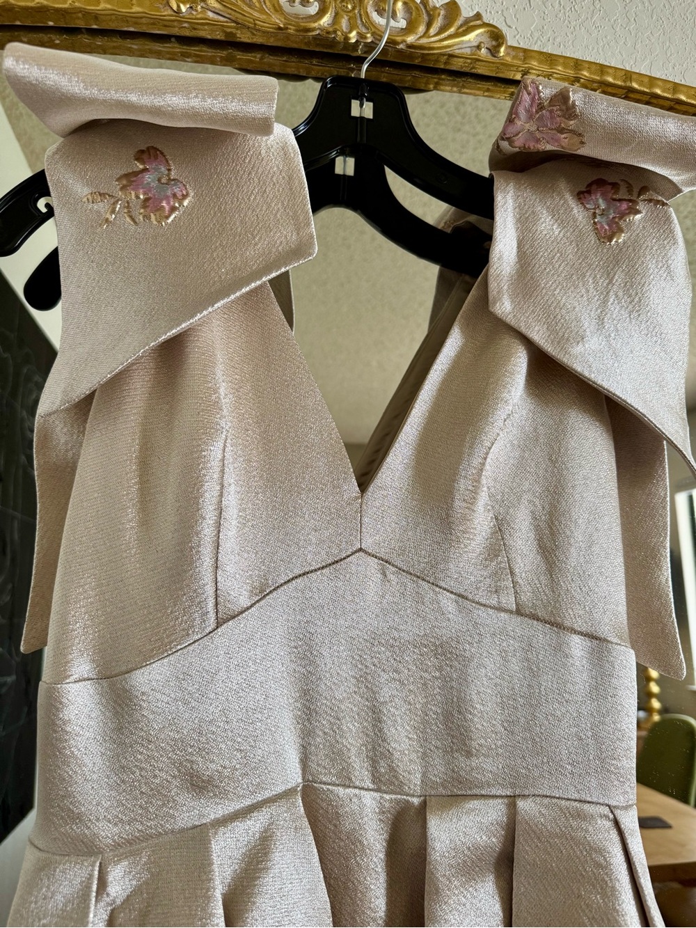 Mac Duggal Ivory Brocade V Neck Ball Gown With Bow Straps - size 6 - Picture 7 of 12